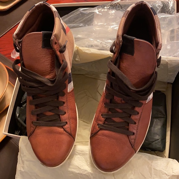 Too small basically new - Picture 2 of 4